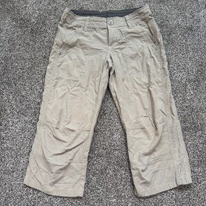 KUHL Women’s Capri Pants Size 2 Beige Outdoor Hiking Casual Embroidered Floral